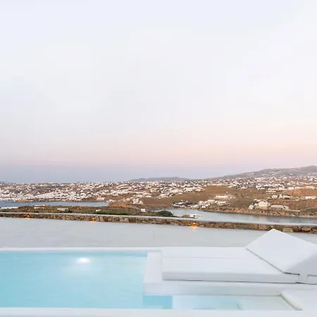 Mykonos Actor's Villa. 3 Bedrooms, Private Pool. * Mykonos Town