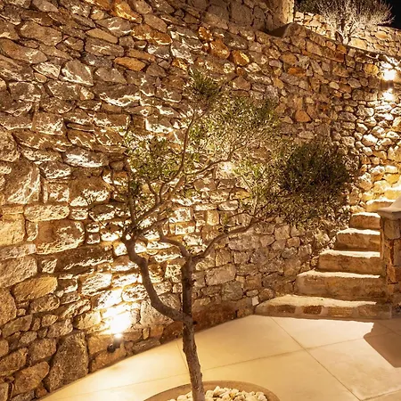 Mykonos Actor's Villa. 3 Bedrooms, Private Pool.