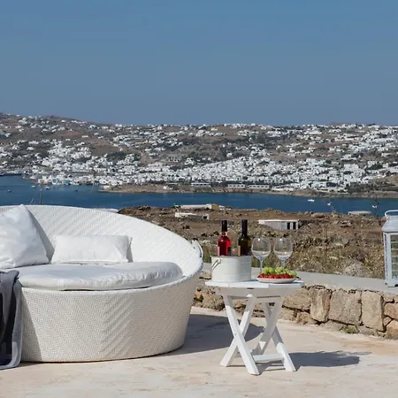 Mykonos Actor's Villa. 3 Bedrooms, Private Pool. * Mykonos Town