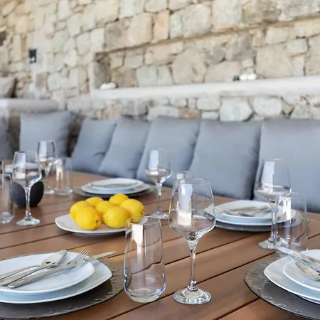 Mykonos Actor's Villa. 3 Bedrooms, Private Pool. Apartment Mykonos Town