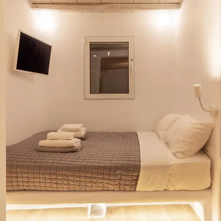 Mykonos Actor's Villa. 3 Bedrooms, Private Pool. * Mykonos Town