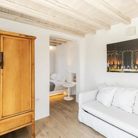 Mykonos Actor's Villa. 3 Bedrooms, Private Pool. Apartment Mykonos Town