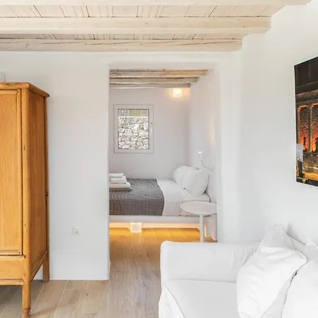 Mykonos Actor's Villa. 3 Bedrooms, Private Pool. Mykonos Town