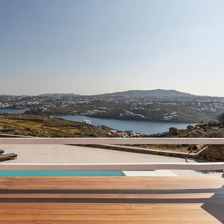 Mykonos Actor's Villa. 3 Bedrooms, Private Pool. Mykonos Town