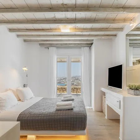 Mykonos Actor's Villa. 3 Bedrooms, Private Pool. * Mykonos Town