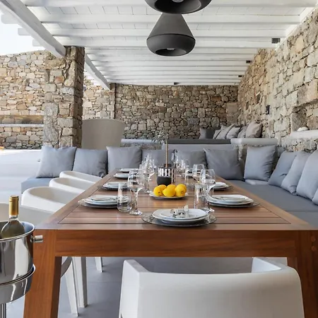 Mykonos Actor's Villa. 3 Bedrooms, Private Pool. Apartment Mykonos Town