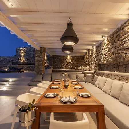 Mykonos Actor's Villa. 3 Bedrooms, Private Pool. * Mykonos Town